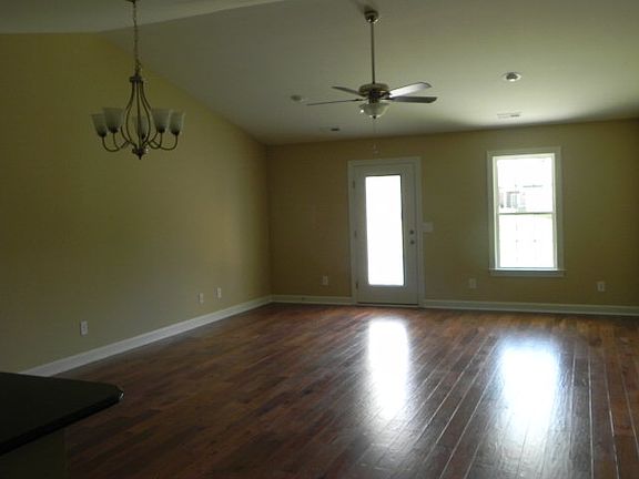 4th image of 155 Oxford Dr