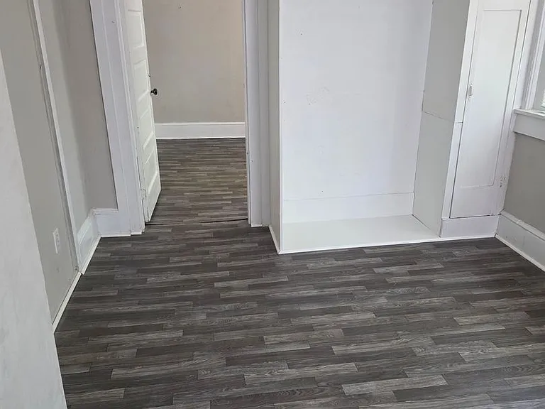 406 Park Ave — Photo 4