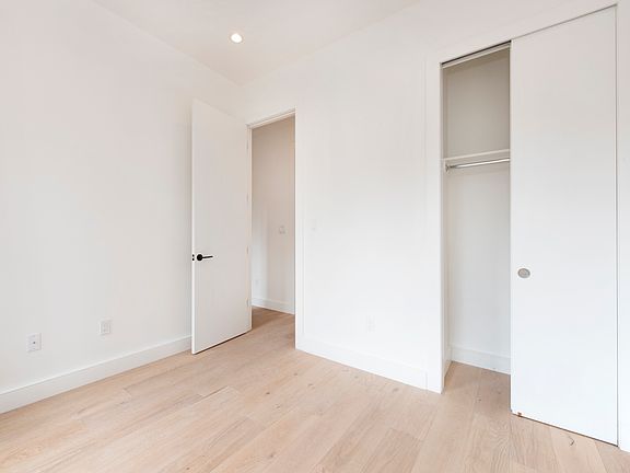 5th image of 245 E 30th St APT 23