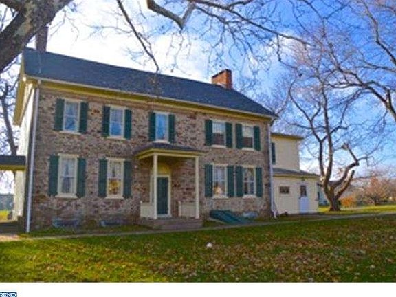 2nd image of 7 Claire Dr
