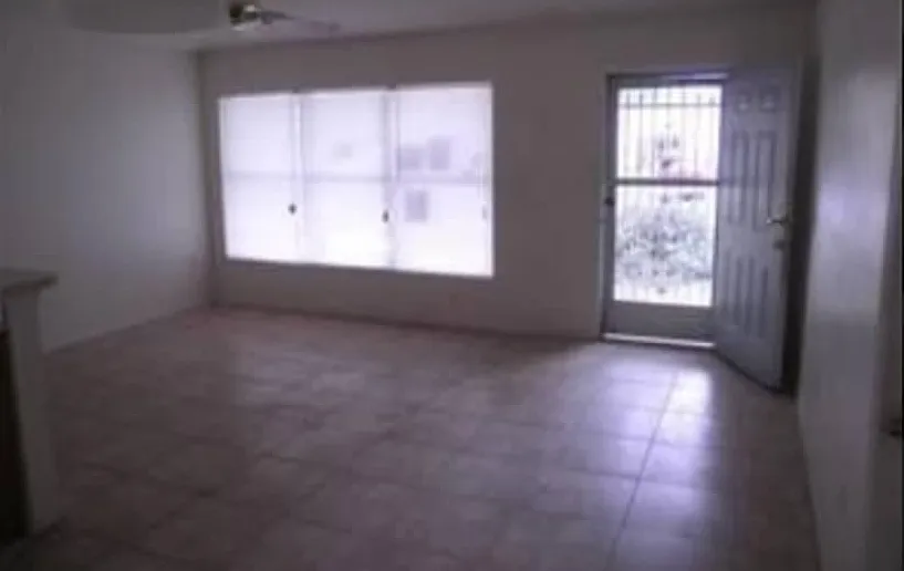 3 bed, 1070 sqft, $1,800 — Photo 2