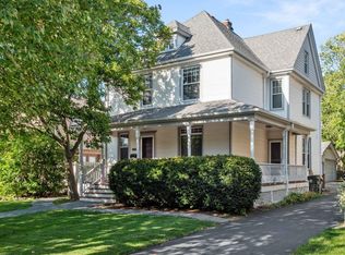 221 S Vine Ave, Park Ridge, IL 60068