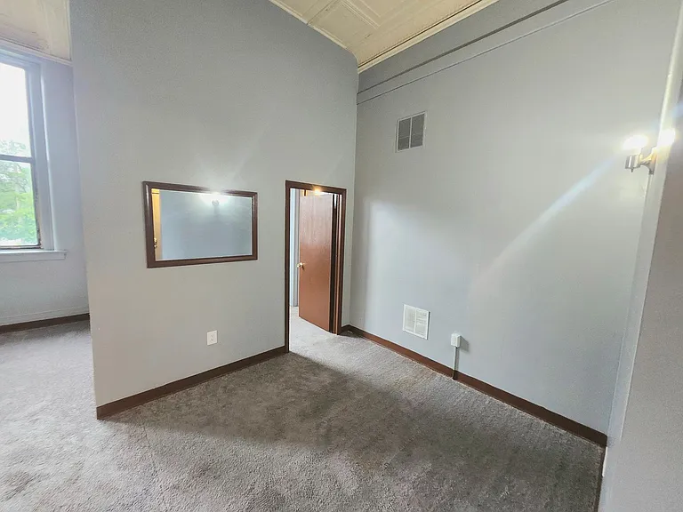 681 Brown St — Photo 6