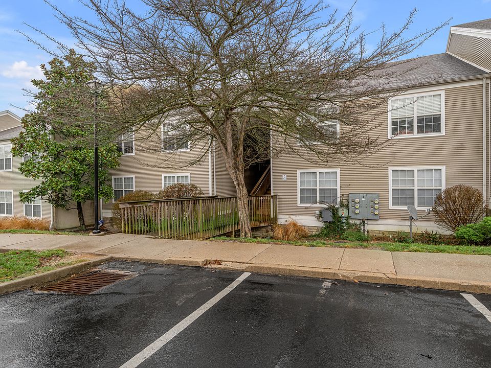 1st image of 857 Malabu Dr APT 4002