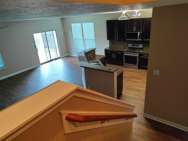 7915 Moss Springs Ct — Photo 44