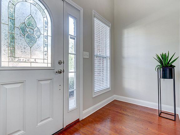 3rd image of 745 Yorkland Way #9