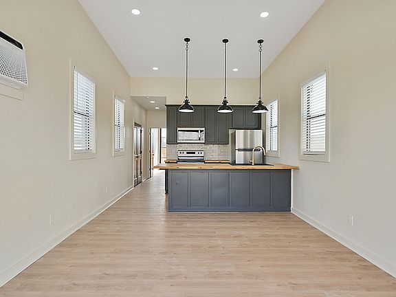 4th image of 23900 Old Highway 6 Unit B