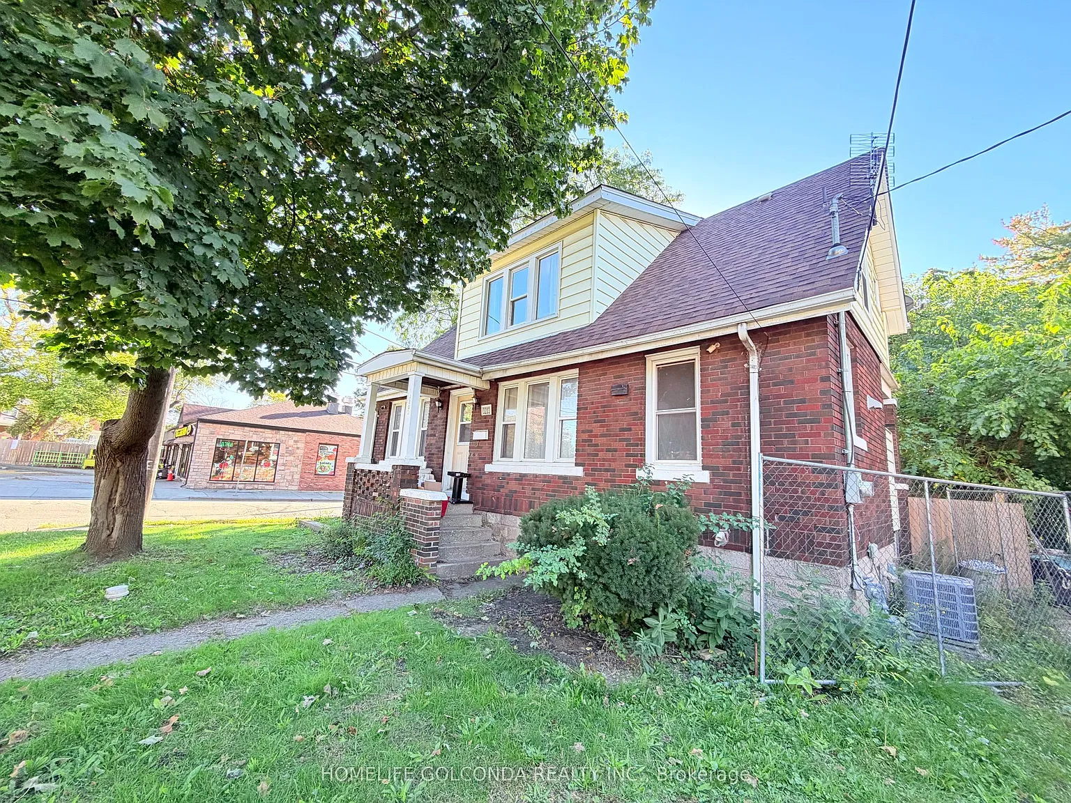 8 bed, $2,600 — Photo 1
