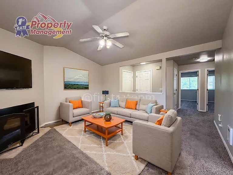 5679 W Dorian Ln — Photo 4