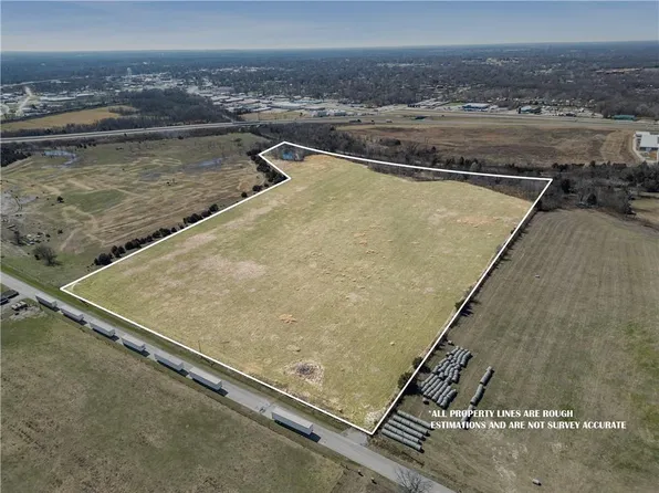 N Click St, Nevada, MO 64772