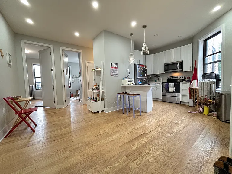 15 Hawthorne St #3C — Photo 4