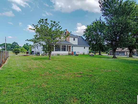 5th image of 801 N Booth Rd