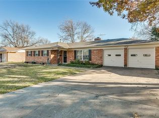 321 SW Dian St, Burleson, TX 76028