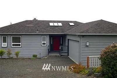 1223 Hill Place photo 1