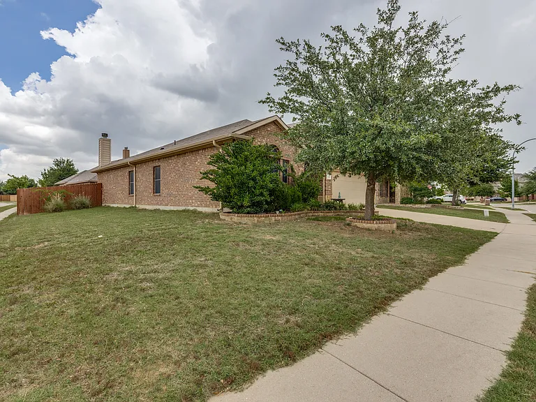 540 Vidalia Ct — Photo 23