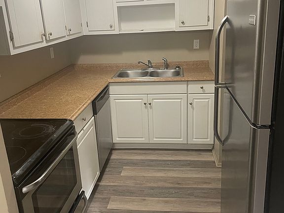 4th image of 1935 Brookside Dr #213