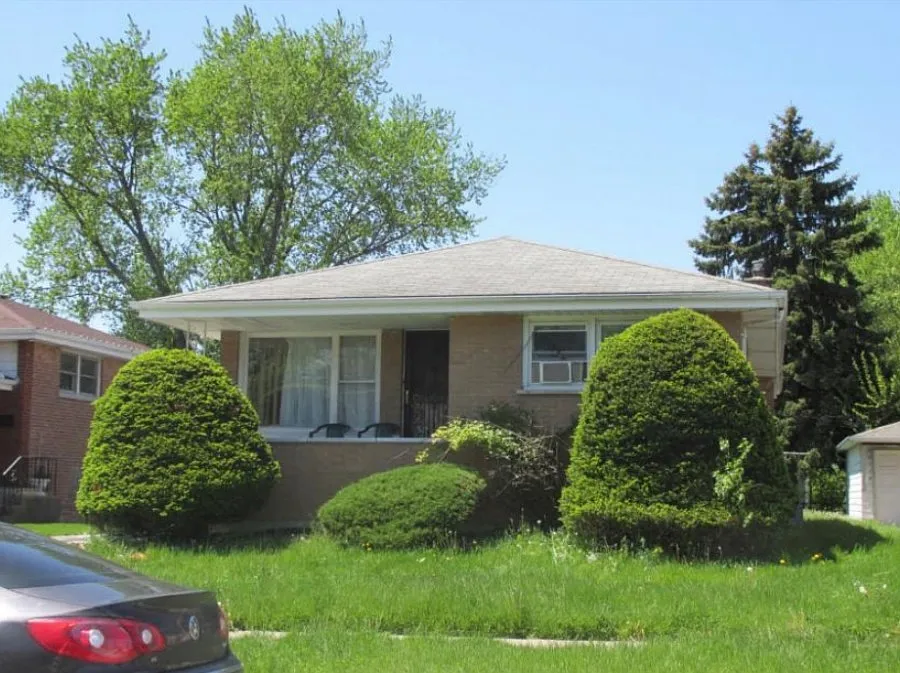 14933 Michigan Ave photo 1