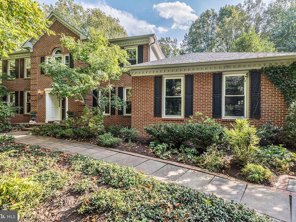 1st image of 10805 Sycamore Springs Ln
