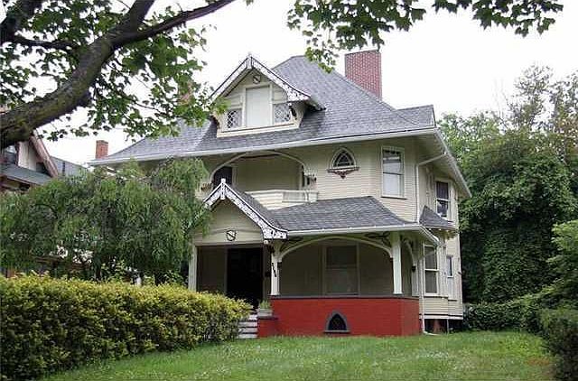 1st image of 2150 Parkwood Ave