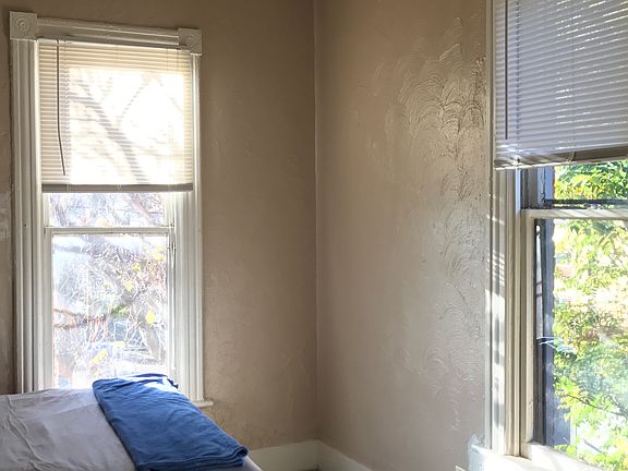 3rd image of 1325 N Corona St APT 14