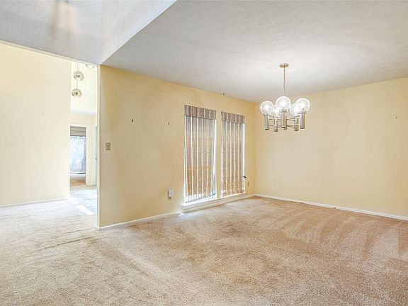 5th image of 9014 Branch Hollow Dr