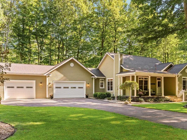 5265 Big Maple Ct, Traverse City, MI 49684