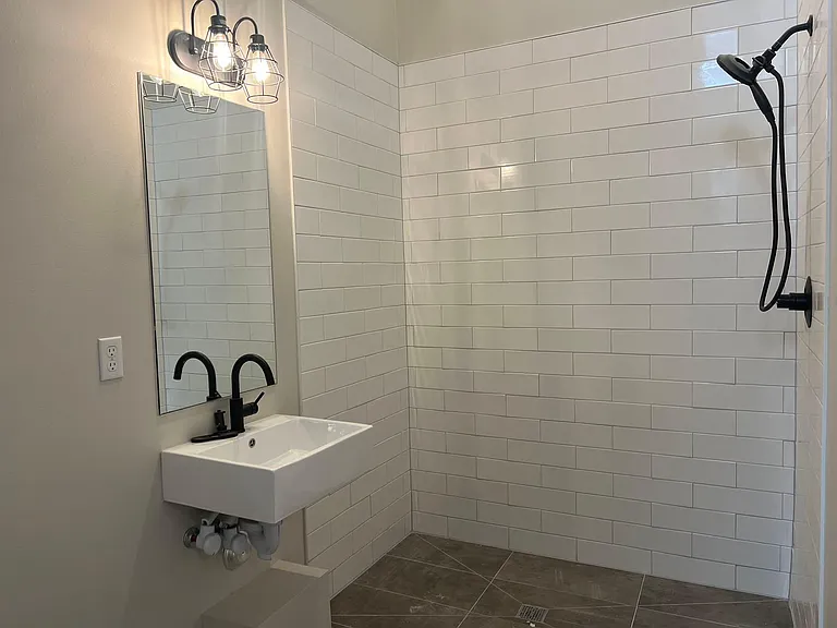 6945 Ellis Ave S #LOWER — Photo 5