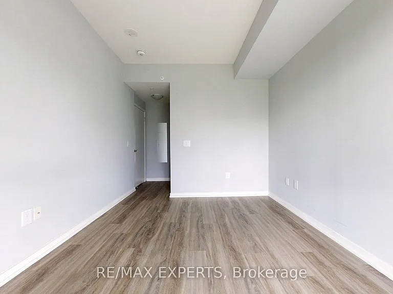 3237 Bayview Ave #102 — Photo 25