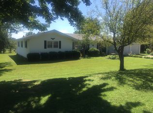 2094 E Little Bear Rd, Connersville, IN 47331