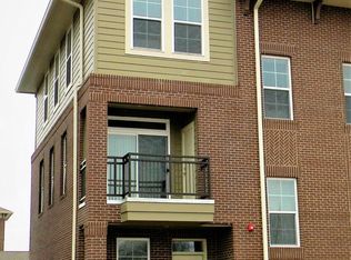 662 E Algonquin Rd #5102, Schaumburg, IL 60173