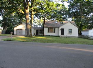 253 W Norton Ave, Norton Shores, MI