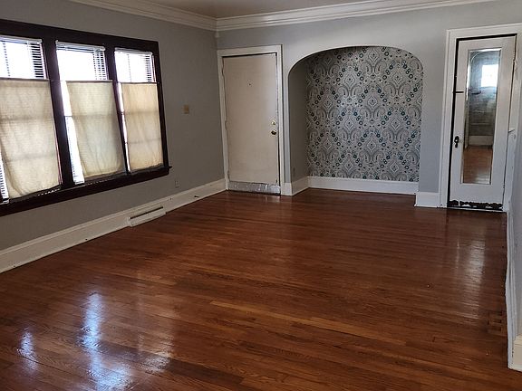 4th image of 896 Delia Ave APT 1