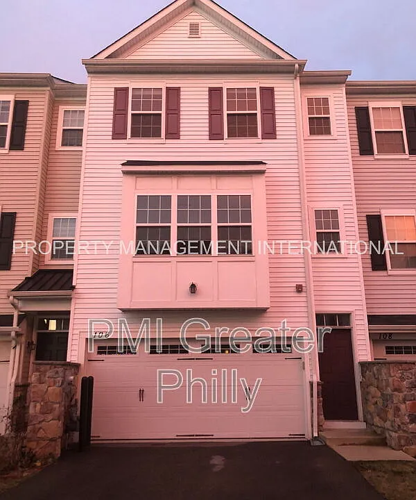 106 Mercer Ct