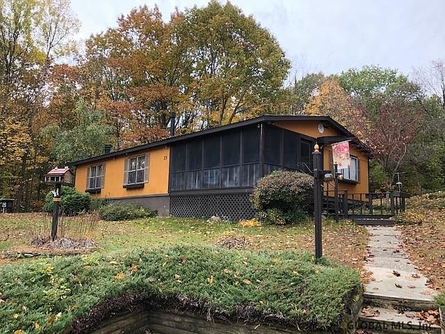 1st image of 13 Circle Dr
