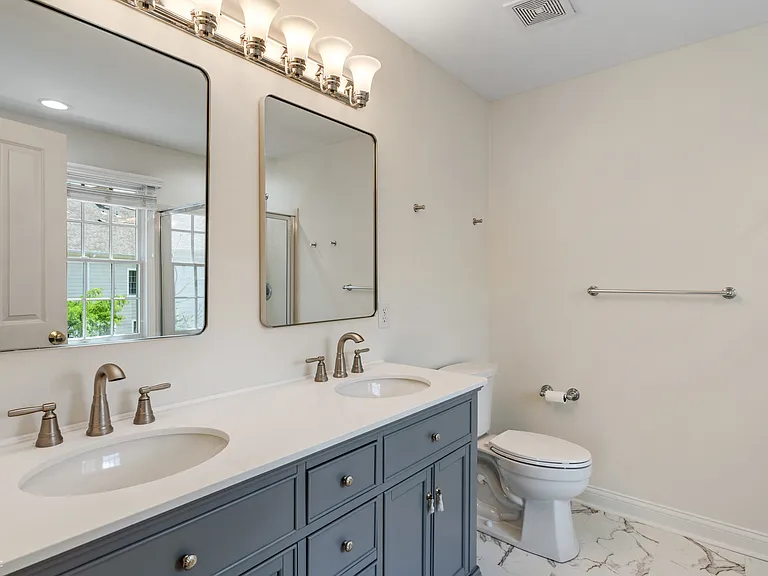 12735 Edgemont Way — Photo 32