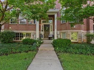 725 Prestwick Ln, Wheeling, IL 60090