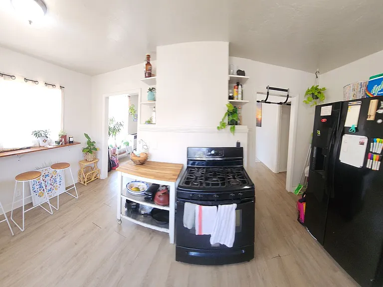 550-554 556 Foothill Blvd — Photo 57