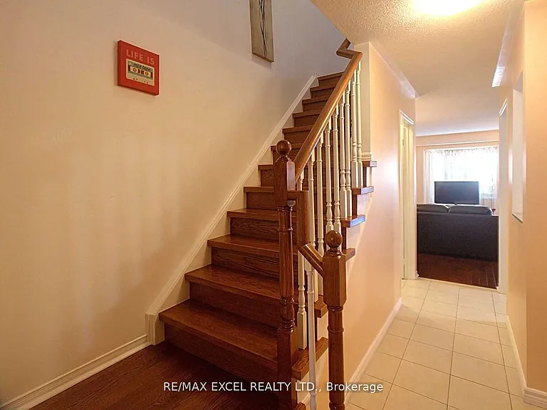 57 Northern Heights Dr — Photo 3