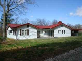 4090 E Seven Hills Ln, Olney, IL 62450