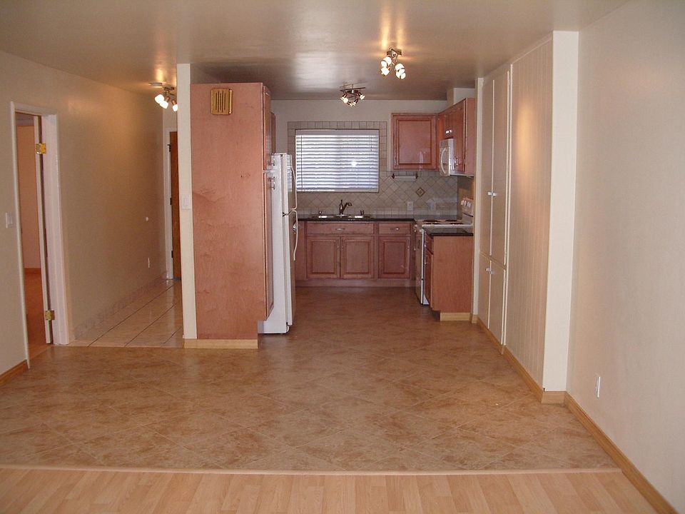 1st image of 825 Opal Dr