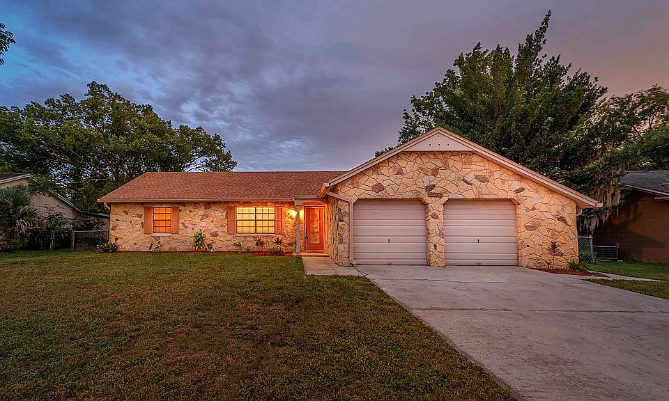 1st image of 209 Cottonwood Dr