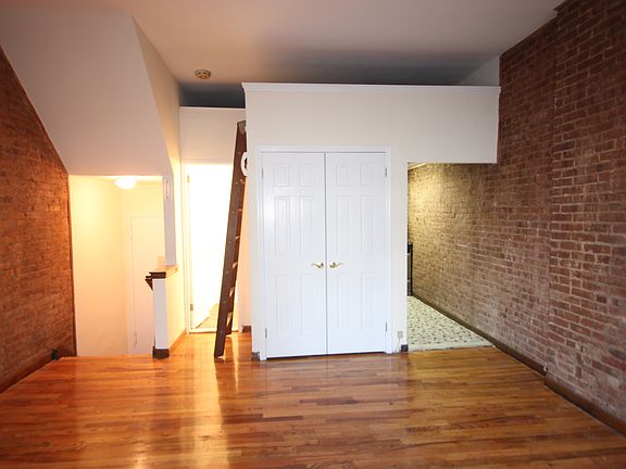 4th image of 163 W 73rd St APT 8W