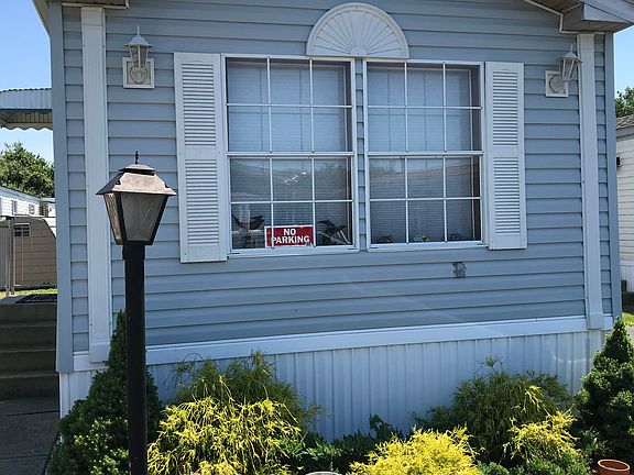 Front of Mobile Home 