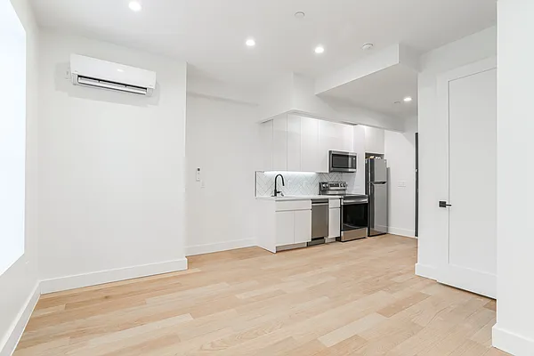 Rented by Yup Realty LLC | media 6