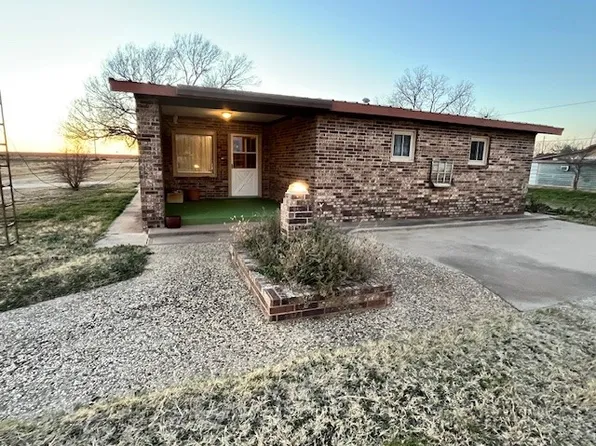 511 S Lyon St, Roby, TX 79543