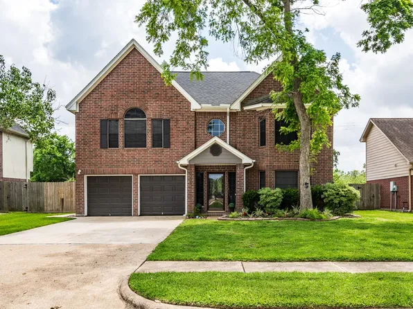 1015 Highland Woods Dr, Highlands, TX 77562