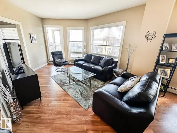 10136 104th St NW #1901, Edmonton, AB T5J 0B5
