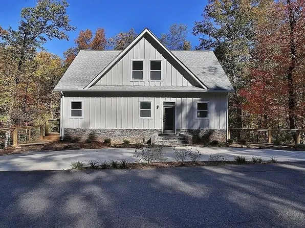 552 King Mountain Dr, Clayton, GA 30525