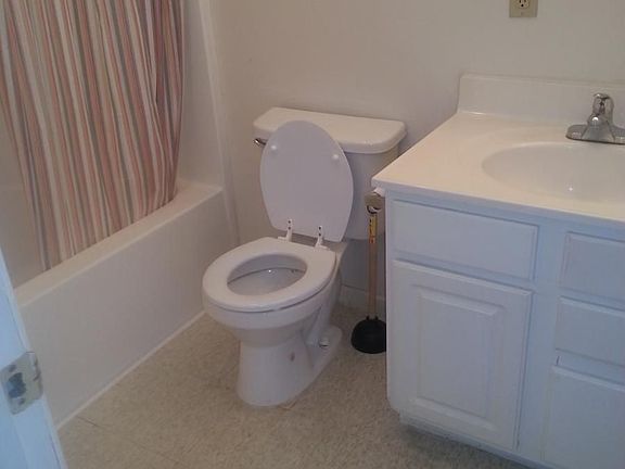 5th image of 117 Shelby St APT 4