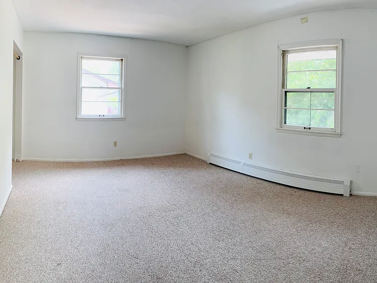 1318 Circle Terrace Blvd NE — Photo 14